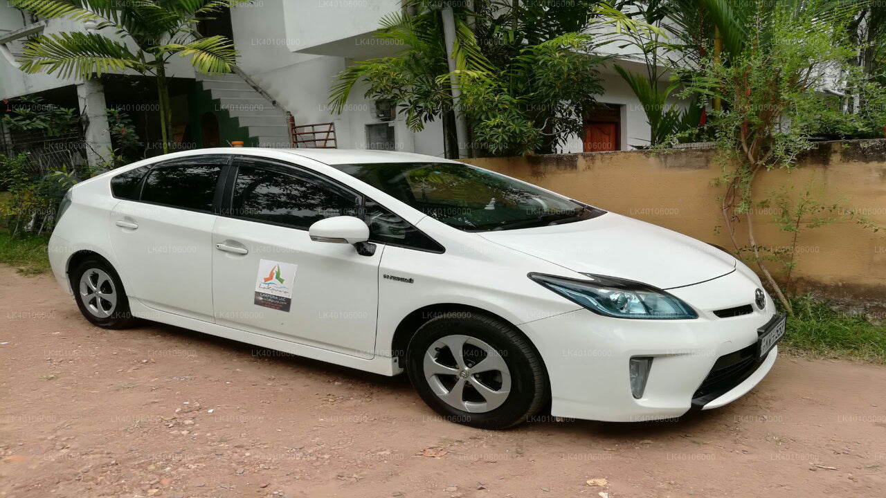 Colombo Airport (CMB) to Mount Lavinia City Private Transfer