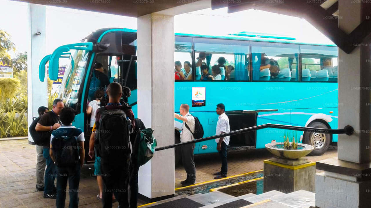 Transfer between Colombo Airport (CMB) and Mount Lavinia House, Mount Lavinia