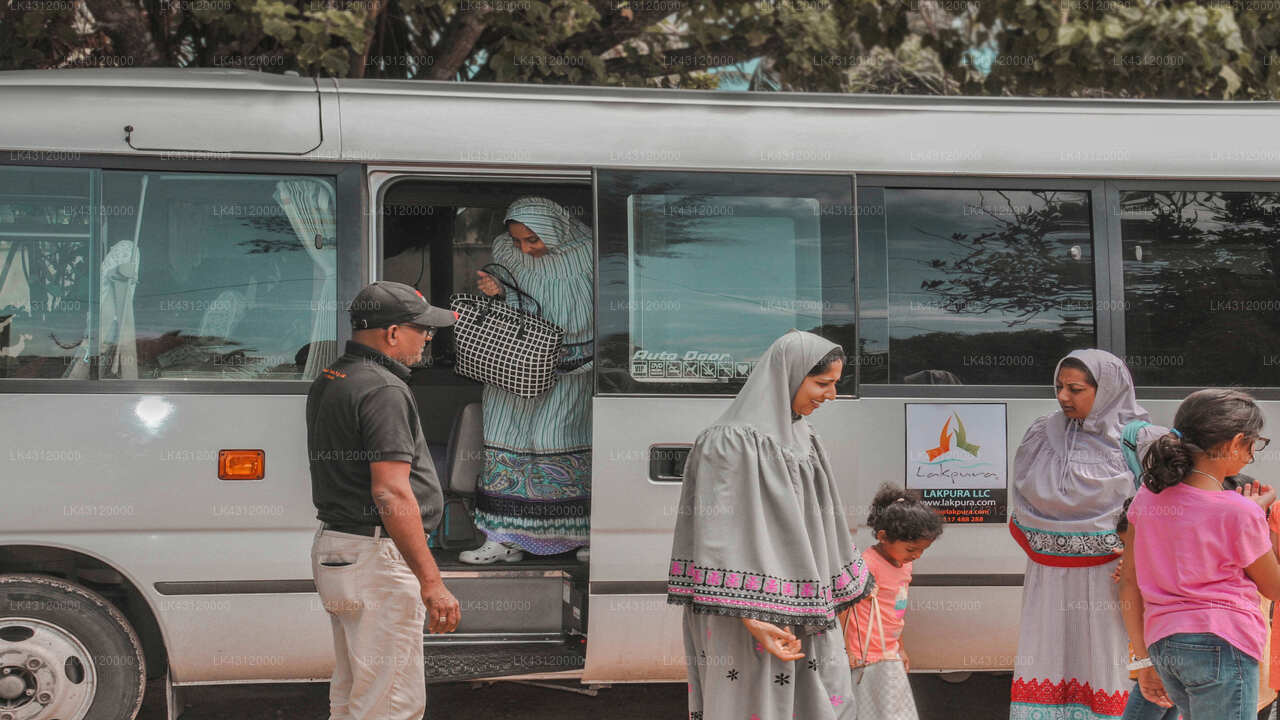 Transfer between Colombo Airport (CMB) and Maya Tangalle Villa, Tangalle