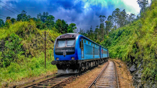 Colombo to Badulla train ride on (Train No: 1005 "Podi Menike")